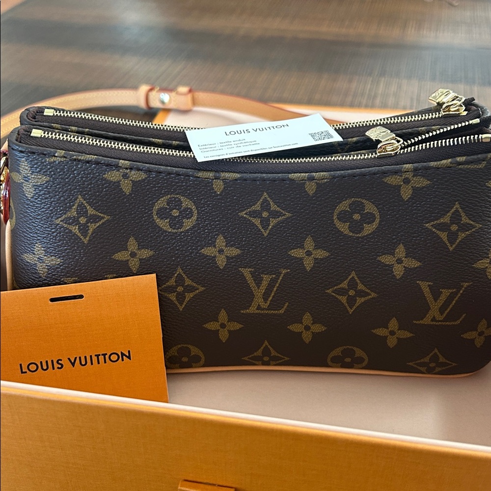 brand new Louis Vuitton crossbody - Picture 3 of 4